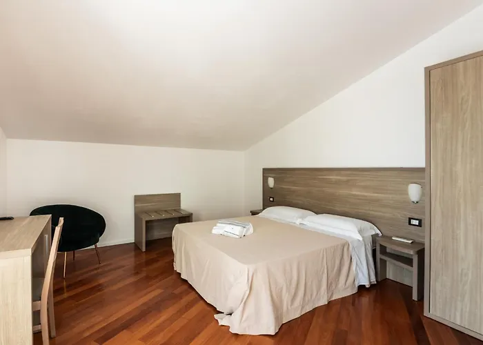 Pizzuta فيلة نوتو